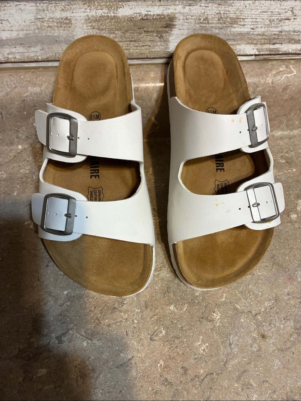 Cushionaire Size 6.5 White Double-Buckle Slide Sandals